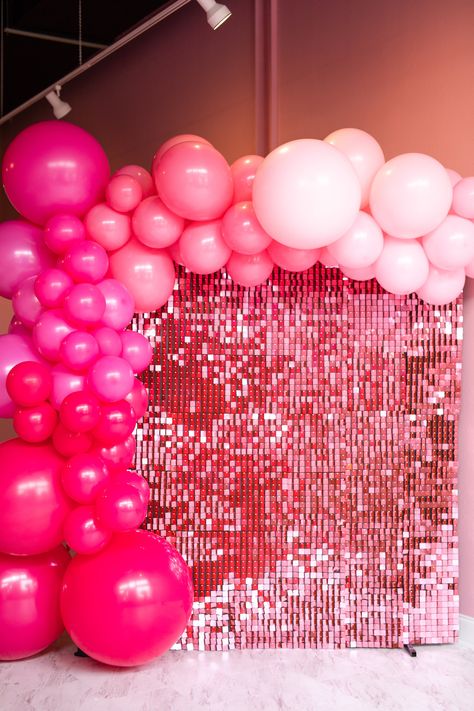 Bachelorette Party Brunch Food, Outdoor Party Lounge Ideas, Hot Pink Metallic Balloons, Sweet Sixteen Barbie Theme, Pink Birthday Inspiration, Barbie Asthetics Party, Pink Back Drop Ideas, 30th Pink Party, Barbie Theme 21st Birthday