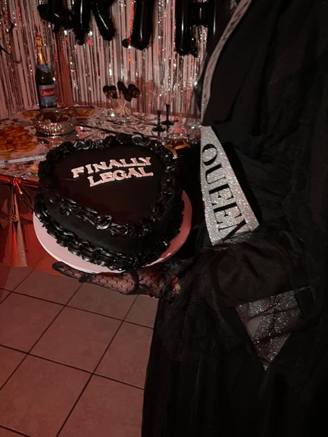 Black Theme 21st Birthday, Black And White Party Theme Birthday, Black Out Birthday Theme, Black Theme Bday Party, Black Aesthetic Birthday Party, Black Bday Aesthetic, Black Party Theme Birthday Ideas, All Black 21st Birthday Party, 18th Birthday Party Ideas Black And White