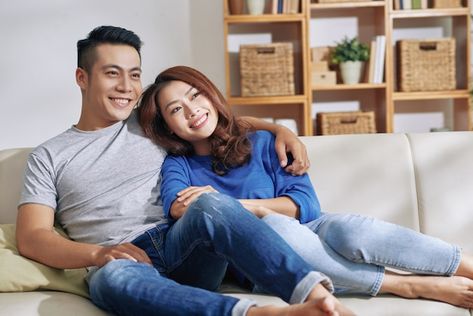 Couple Sitting On Couch, Couples Caring, Zodiak Leo, Sitting Pose Reference, Sitting On Couch, Asian Couple, Cute Couples Texts, Couple Sitting, Couple Poses Reference