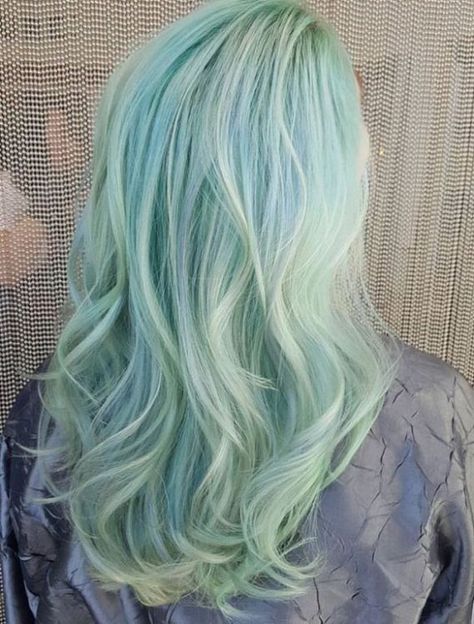 Light Mint Hair With White Highlights Hair With White Highlights, Pastel Green Hair, Mint Green Hair, Mint Hair, Latest Hair Color, Candy Hair, Teal Hair, Turquoise Hair, White Highlights