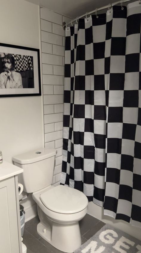 #blackandwhite #bathroom #bathroomdesign #bathroomdecorideas #checkered #aesthetic Retro Themed Bathroom, Checkered Decor Ideas, Vibe Bathroom Aesthetic, Checkered Bathroom Decor, Black N White Bathroom, Checkered Home Decor, Black And White Checkered Bathroom, Checkered Room Aesthetic, Checker Bathroom