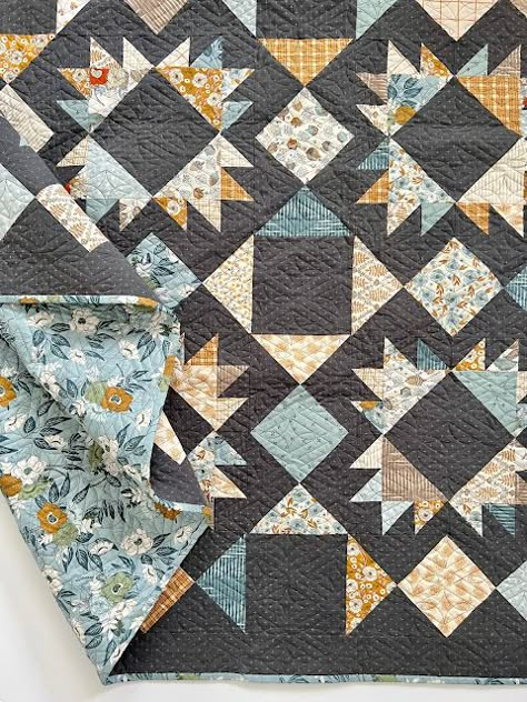 Dark Background Quilt Patterns, Quilts With Grey Backgrounds, Quilt Dark Background, Quilts With Gray Background, Dark Quilt Patterns, Dark Background Quilts, King Size Quilt Patterns, Thrift Gifts, Picnic Quilt