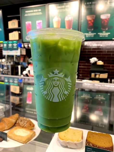 Starbucks Green Tea Drinks, Green Tea Starbucks Drinks, Starbucks Matcha Green Tea, Matcha Latte Starbucks, Starbucks Green Tea, Iced Matcha Green Tea, Mojito Strawberry, Matcha Lemonade, Starbucks Matcha