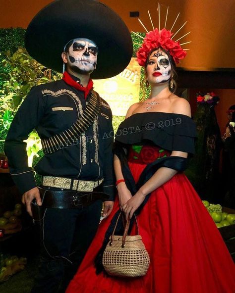 Catrina Couple Costume, Outfits Catrina, Day Of The Dead Couple Costume, Catrina Costume Dresses, Catrina Outfit Costume Ideas, Catrina Outfit, Mexican Theme Party Outfit, Day Of The Dead Outfit, Catrina Dress