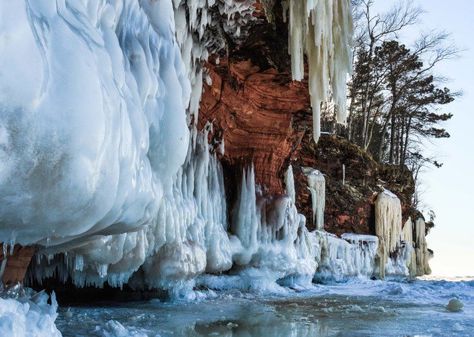 12 Unforgettable Places In Wisconsin That Everyone Must Visit This Winter Winter In Wisconsin, Wisconsin In Winter, Winter Wisconsin, Milwaukee Downtown, Wisconsin Attractions, Wisconsin Winter, Winter Getaways, Exploring Wisconsin, Apostle Islands