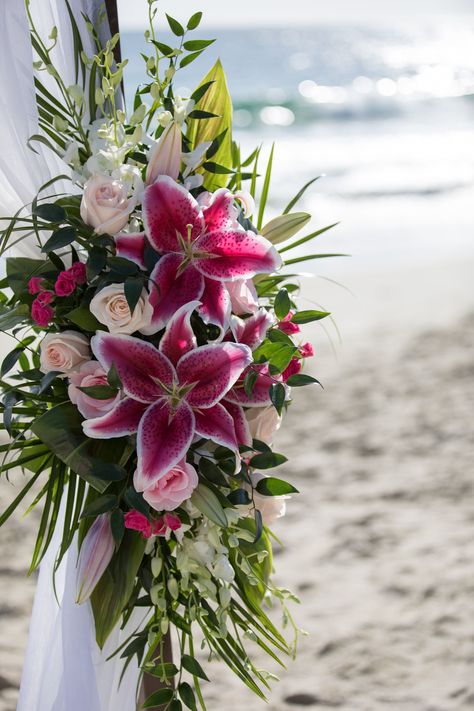 Stargazer Lily Flower Arrangements, Stargazer Lily Wedding Decorations, Stargazer Lily Arrangement, Lily Wedding Arch, Lily Centerpiece Wedding, Stargazer Lily Wedding Bouquet, Wedding Flowers Lilies, Stargazer Lily Wedding, Stargazer Lily Bouquet