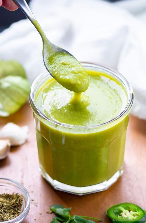 Verde Enchilada Sauce, Green Enchilada Sauce Recipe, Enchilada Dinner, Green Enchilada Recipe, Sauce For Grilled Chicken, Best Enchilada Sauce, Tomatillo Recipes, Green Sauce Recipe, Enchilada Dip