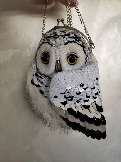 Funky Purses, Owl Bags, Funky Bags, Embroidered Purse, Unique Handbags, Unique Purses, Fancy Bags, Beaded Animals, Unique Bags