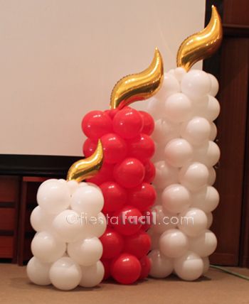 Decoracion escenario - Buscar con Google Balloon Pillars, Balloon Christmas, Christmas Balloon Decorations, Holiday Balloons, Deco Ballon, Simple Birthday Decorations, Christmas Program, Balloon Display, Balloon Crafts