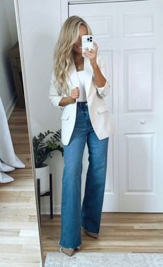 Wide Leg Jeans Outfit, Outfits Dresses, Outfits 2023, Cooler Look, Stylish Work Outfits, Casual Work Outfits, Blazer Outfits, Work Outfits Women, White Blazer