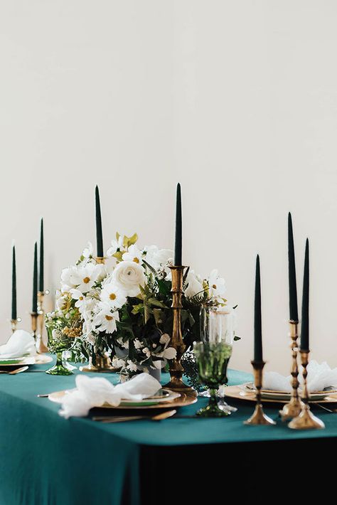 We’re Suckers For This Rich Velvet Tablescape #industrialwedding #geodes #emerald see more: https://ruffledblog.com/emerald-city-urban-loft Velvet Tablescape, Emerald City Wedding, Stryker Medical, Cheap Wedding Table Centerpieces, Creative Wedding Centerpieces, Romantic Wedding Centerpieces, Velvet Table, Beautiful Wedding Centerpiece, Wedding Extras