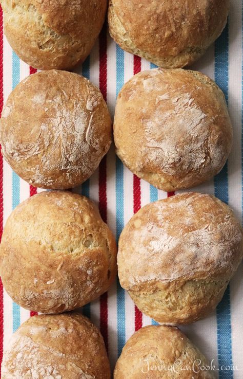 2-Hour Crusty No Knead Rolls recipe from Jenny Jones (Jenny Can Cook) Artisan Buns Recipe, Jenny Can Cook Recipes Bread, Small No Knead Bread, Crusty Buns Recipe, Dutch Oven Rolls Recipes, Jenny Jones Recipes, No Knead Buns, Jenny Can Cook Recipes, No Knead Rolls