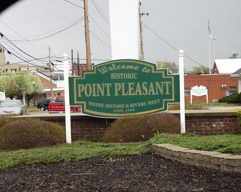 Point Pleasant, West Virginia - Home of "The Mothman" legend and statue Point Pleasant West Virginia, The Mothman, Morgantown West Virginia, Map Projects, Proof Of Concept, Point Pleasant, Virginia Homes, Gothic Aesthetic, School Project