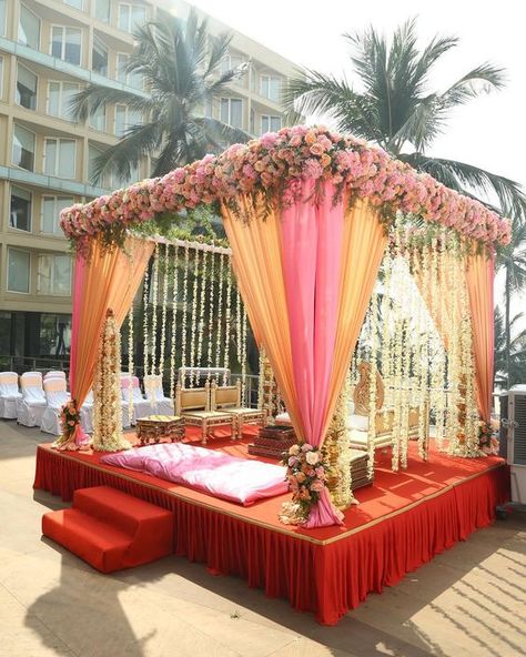 Bridal Mandap Decoration, Destination Wedding Mandap, Wedding Mantapa Decorations, Wedding Mandap Decorations Indian, Mandapam Decoration Marriage Outdoor, Elegant Mandap Decor, Wedding Mandap Decoration Outdoor, Simple Indian Mandap Decor, Groom Stage Decoration