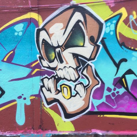 Graffiti Characters Cartoons Street Art, Graffiti On Trains, Graffiti Skeleton, Ghost Graffiti, Halloween Graffiti, Spraypaint Graffiti, Graffiti Pieces, Graffiti Art Style, Skull Graffiti