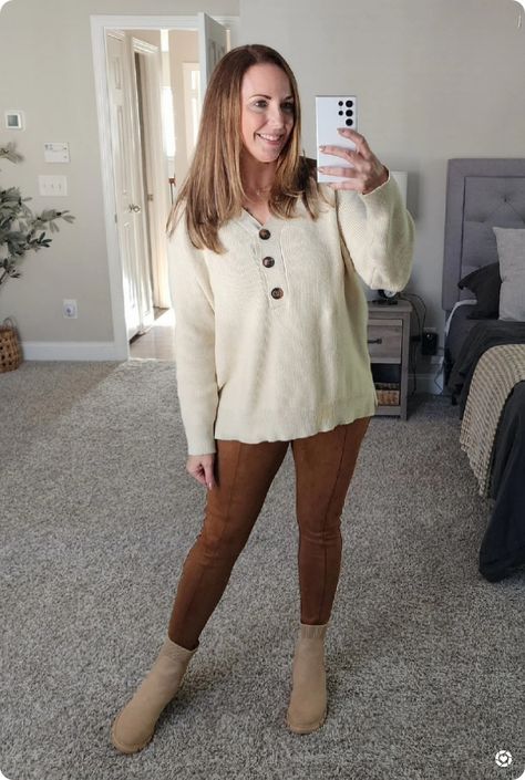 Camel Leggings Outfit, Jeggings Outfit Fall, Brown Suede Pants Outfit, Brown Leggings Outfit, Camel Leggings, Jeggings Outfit, Tan Leggings, Corduroy Leggings, Brown Leggings