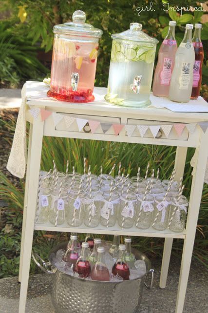 PARTIES Baby Shower Drinks Girl, Forest Wonderland, Juice Stand, Fiesta Shower, Parties Food, Baby Shower Drinks, Idee Babyshower, Diy Drinks, Drink Station