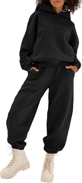 Matching Hoodie And Sweatpants Outfit, Matching Hoodie And Sweatpants, Hoodie And Sweatpants Outfit, Womens 2 Piece Outfits, Outfits Matching, Sweat Sets, Sweatpants Outfit, Hoodie And Sweatpants, Fashion Toys