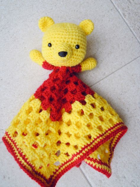 Winnie The Pooh Lovey Crochet Pattern, Winnie Pooh Bebe, Winnie Poo, Winnie The Pooh Blanket, Crochet Lovely, Lovey Pattern, Crochet Lovey, Crochet Disney, Crochet Teddy Bear