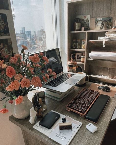 Brown Study Table Aesthetic, Trabajo Aesthetic, Phd Aesthetic, Study Space Aesthetic, Desk Inspiration, Study Room Decor, Study Aesthetic, Study Motivation Inspiration, Home Office Setup