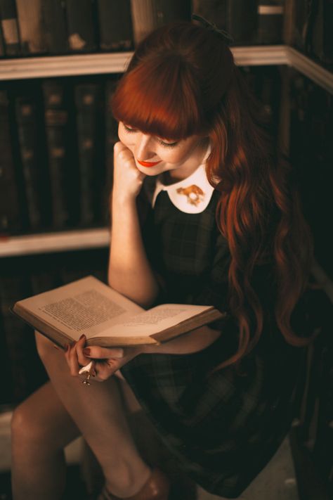 Library Photo Shoot, A Clothes Horse, Fox Clothing, Librarian Style, Debut Photoshoot, Women Reading, Academia Style, Dress Cottagecore, Cottagecore Dress