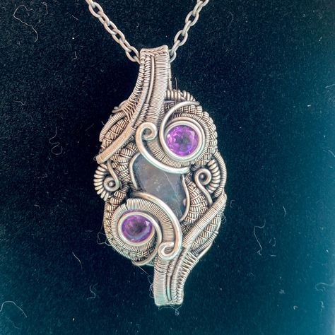 Hand Wire Wrapped Pendent And Chain Paid 350 Worn Once. I Hate To Sell It But $ Calls Thanks <3 Heady Wire Wrap, Wire Wrapped Stone Jewelry, Wire Wrapping Stones, Diy Wire Jewelry, Wrap Jewelry, Jewelry Hand, Wire Work Jewelry, Work Jewelry, Wire Weaving