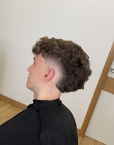 Curly Burst Fade Mohawk, Mid Burst Fade Mullet, Mullet Burst Fade Men, Curly Burst Fade Mullet, Low Burst Fade Haircut Mullet, Burst Fade Mohawk Straight Hair, Burst Fade Mohawk Curly Hair, Burst Fade Mullet Straight Hair, Mohawk Curly Hair