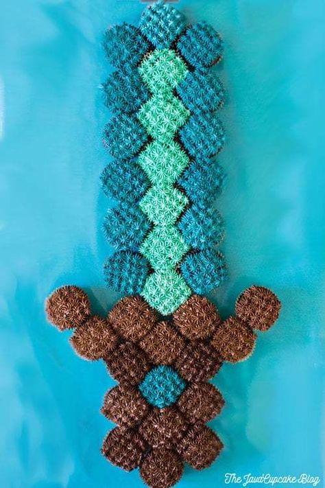 Minecraft Birthday Party: Ideas for a Minecraft Birthday | Mimi's Dollhouse Diy Minecraft Cake Easy, Easy Minecraft Cupcakes, Diy Minecraft Cupcakes, Minecraft Cake Ideas Easy, Minecraft Baking, Minecraft Cookie Cake, Mindcraft Cakes Birthday Boys, Minecraft Brownies, Minecraft Cupcake Ideas