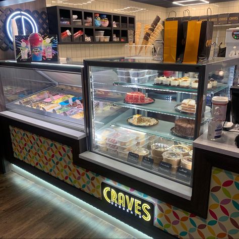 Cake Interior Design, Cake Display Cabinet, Cafe Gelato, Takeaway Shop, Gelato Cake, Commercial Catering Equipment, Small Cafe Design, Small Cafe, Display Cabinets