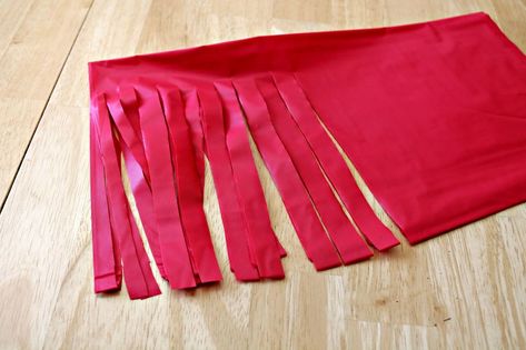 DIY+Banner+Garland Plastic Table Cloth Banner, Dollar Tree Tablecloth Garland, Diy Table Cloth Garland, Table Cloth Tassel Garland, Plastic Table Cloth Garland, Tablecloth Garland, Cloth Garland Diy, Table Cloth Banner, Plastic Tablecloth Decorations