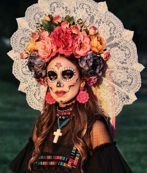 I’m half child half ancient.  - Björk Catrina Costume, Den Mrtvých, Halloween Makeup Sugar Skull, Halloween Sugar Skull, Sugar Skull Costume, Dead Makeup, Sugar Skull Halloween, Diy Kostüm, Sugar Skull Makeup