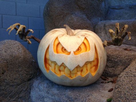 Pumpkin Sculpting Ideas, How To Carve A Pumpkin, Sculpting Makeup, Zombie Decor, Pumpkin Painting Ideas Fall, 3d Pumpkin Carving, Pumpkin Sculpting, Painting Ideas Fall, Zombie Pumpkin