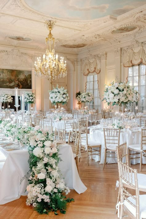 Newport Mansion Spring Wedding - By Halie Wedding Photography Rosecliff Wedding, Luxury Event Decor, Rosecliff Mansion, Palace Wedding, British Wedding, Newport Wedding, Elegant Wedding Reception, May Weddings, England Wedding