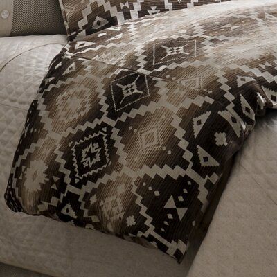 Inspired by beautiful earthen tones, this duvet will give your bedroom a luxurious and comfortable feel. Hidden zipper closure. Duvet inserts not included. Size: Queen Duvet Cover Aztec Comforter, Western Comforter Sets, Brown Duvet Covers, Cream Duvet, Lodge Bedding, Western Bedding, Black Forest Decor, Montezuma, Rustic Bedding