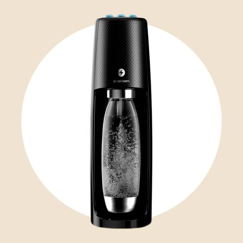 We Tried 10: The Best Soda Maker Models, According to Pros Soda Machine, Soda Maker, Famous Cocktails, Soda Makers, Soda Machines, Soda Stream, Carbonated Water, Fizzy Drink, Club Soda