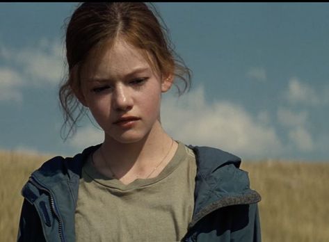 Interstellar Screencaps, Mackenzie Foy Interstellar, Murph Interstellar, Interstellar Film, Ryan Gosling Movies, Interstellar Movie, Nolan Film, Mackenzie Foy, Astronomy Lover