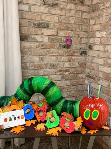 Daycare Pumpkin Decorating, Insect Pumpkin Decoration, Pumpkin Paint Book Character, Pumpkin Decorating Ideas From Books, Pumpkin Decorating Characters, Very Hungry Caterpillar Pumpkin Project, Pumpkin Ideas For Halloween Contest, Pumpkin Decorating From A Book Character, Paint Pumpkin Contest