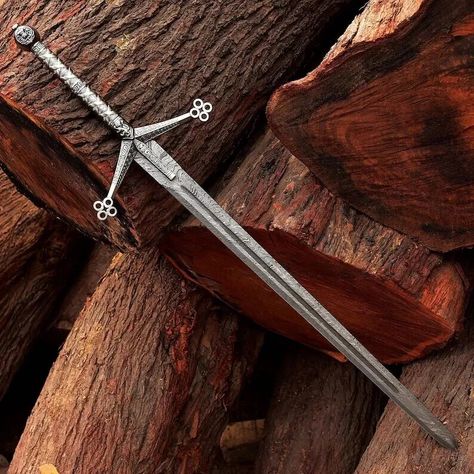 Valerian Steel Swords, Wedding Swords, Scottish Claymore, Medieval Swords, Luxury Gifts For Men, Viking Shield, Swords Medieval, Cool Swords, Cow Skin