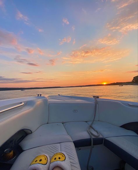 Smiles sunsets boats lakes Bestie Aesthetic, House On The Water, 2024 Goals, Vision Board Photos, Lake Boat, Aesthetic Sunset, Lake Geneva, I N, 2024 Vision