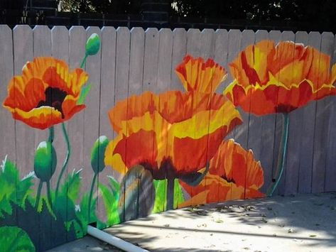 I saw this photo of a painted fence and thought maybe I'd do the same Poppy Mural, Fence Murals, Painted Fence, Fence Painting, Garden Fence Art, Bilik Idaman, Jardim Diy, Garden Mural, Flower Mural