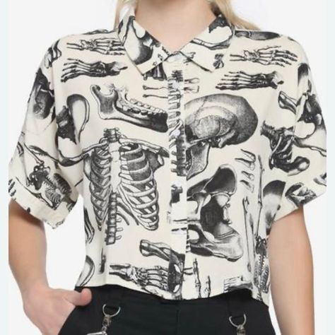 Nwt Too Boxy For Me Super Cute Print And Soft Material. Fun Button Up Shirt, Skeleton Images, Whimsigoth Outfits, Anatomical Skeleton, Dr Wardrobe, Summer Goth, Rad Tech, Ideal Wardrobe, Dream Outfits