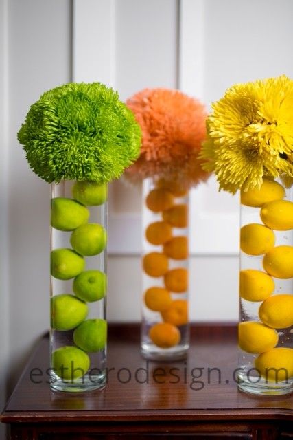 Flower Fruit Arrangements Citrus Vase Centerpiece, Fruit And Vegetable Centerpieces, Floral Arrangements With Fruit, Cool Flower Arrangements, Inexpensive Table Decorations, Orange Floral Arrangements, Flower Oasis, Deco Fruit, Deco Buffet