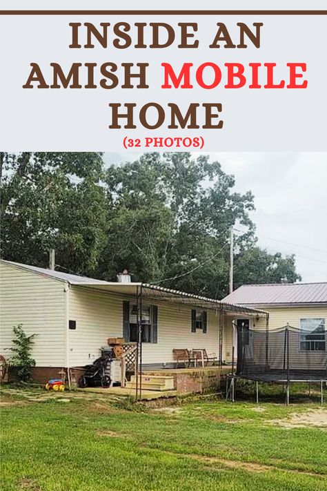 Not all Amish live in farmhouses. In some cases they will live in mobile or prefabricated homes. This is not too common, but these are often starter properties for young couples. Amish Living Room, Amish Homes Interior, Amish Decor, Amish Farmhouse, Amish Home, Amish Living, Prefabricated Homes, Amish House, Gas Lamp