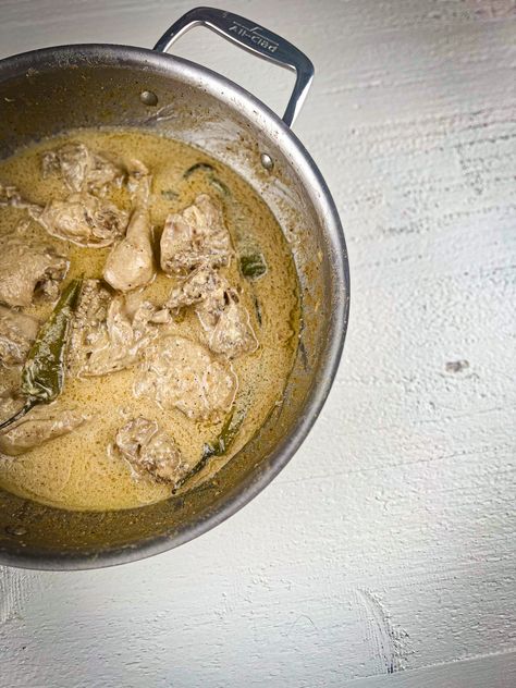 How To Make Pakistani Creamy Chicken White Karahi White Karahi, Pakistani Chicken Recipes, Karahi Recipe, Chicken Karahi, Jeera Rice, Chicken Korma, Pakistani Food, White Chicken, Cook Chicken Breast