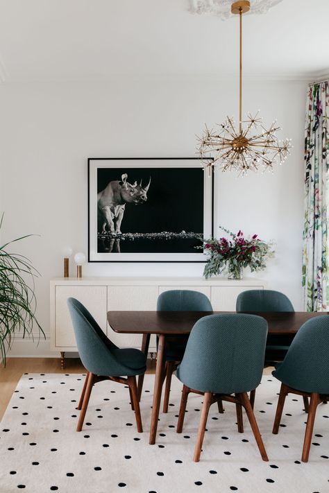 Modern Dining Room Lighting, Mid Century Dining Room, Mid Century Modern Dining Room, Chicago Interior Design, Blue Dining Chair, Dining Ideas, Breakfast Nooks, Dining Room Blue, Mid Century Modern Interiors