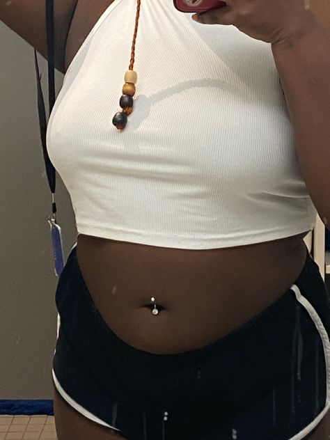 Plus Size Belly Piercings, Belly Button Piercing Bigger Stomach, Belly Piercings Black Women, Plus Size Belly Piercing, Piercing Ideas Belly Button, Belly Button Piercing Midsize, Belly Piercing Plus Size, Naval Peircings, Chubby Belly Button Piercing