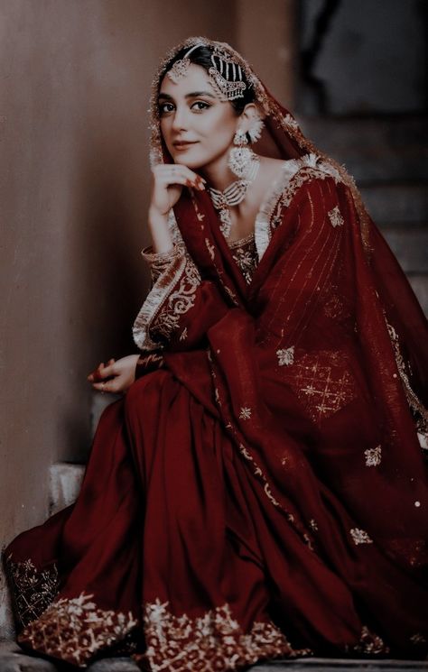 Mughal Wedding Dress, Gharara Poses, Mughal Bridal Look, Pakistani Culture, Muslim Bridal, Red Bridal Dress, Bride Dress Simple, Desi Wedding Dresses, Nikkah Dress