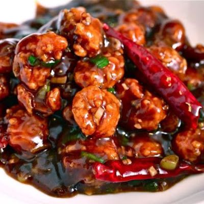 Spice up you night with this delicious General Tso's Shrimp. You can easily substitute chicken for the shrimp. Serve with a side of rice. Shrimp Paste Recipe, General Tso Shrimp, Popeyes Chicken, Cibo Asiatico, Chicken Nugget Recipes, Nuggets Recipe, General Tso, Paste Recipe, Shrimp Paste