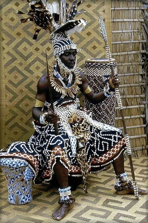 www.theafricantouch.com / Ethnic Nomad Exotic and African Decor and Style / Kuba king, Congo #nocreditfound The Blacker The Berry, African Royalty, Afrikaanse Kunst, African People, Art Africain, Kitenge, African History, African Culture, People Of The World