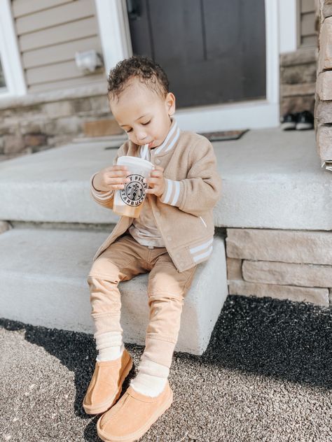 Starbucks, neutral, fashion for toddlers. Target ugg inspired shoes. Boy Uggs Outfit, Toddler Boy Uggs, Boy Uggs, Neutral Outfits, Uggs Outfit, Toddler Boy Fashion, Boys Fashion, Fall Fits, Neutral Outfit